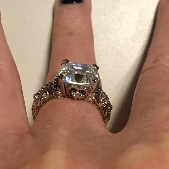 Judith Ripka Silver Ring with Clear Stone - Picture 4 of 7